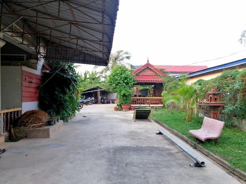 Tortuga Guesthouse Kampot Exterior foto