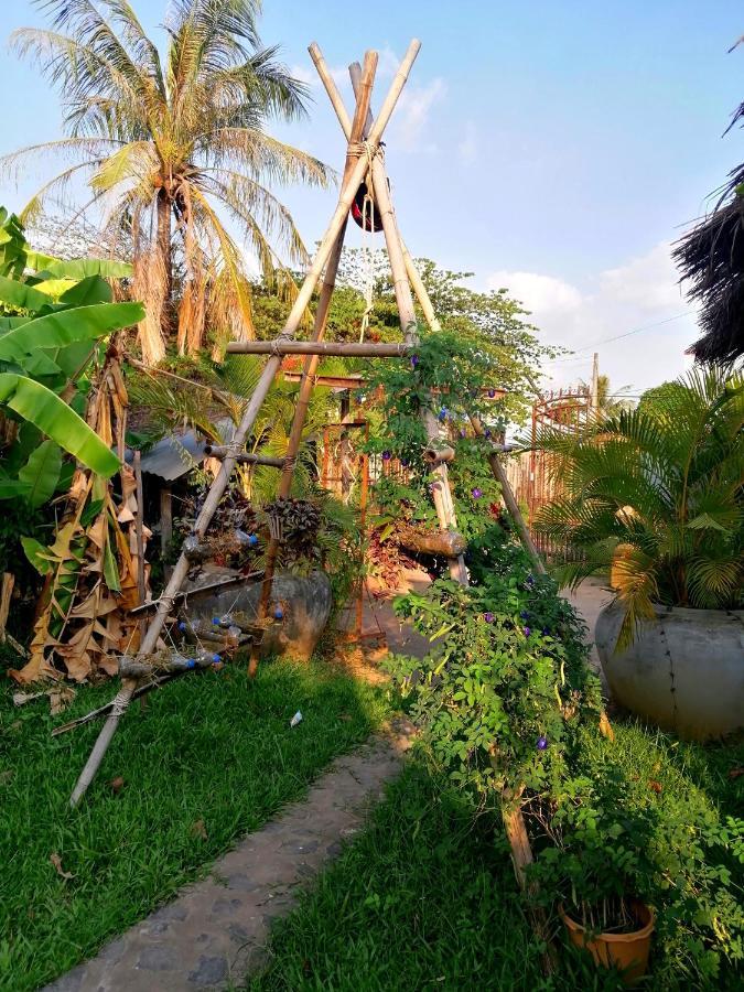 Tortuga Guesthouse Kampot Exterior foto